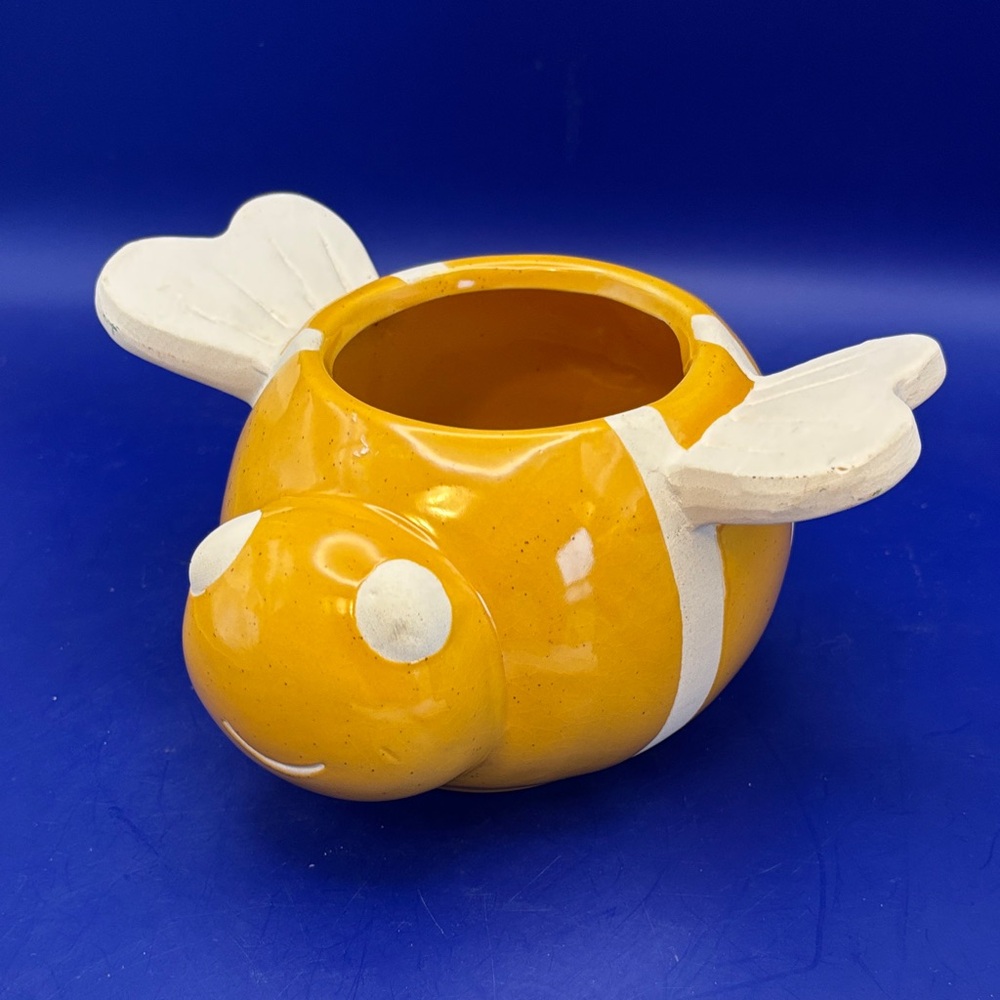 Bee Shaped plant Bowl - Orange and White